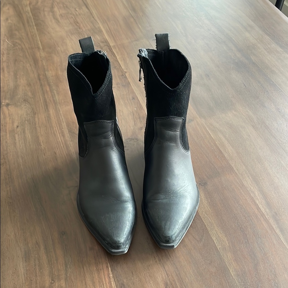 Sundance Sojourner Black Ankle Boots size 9/ EU 40